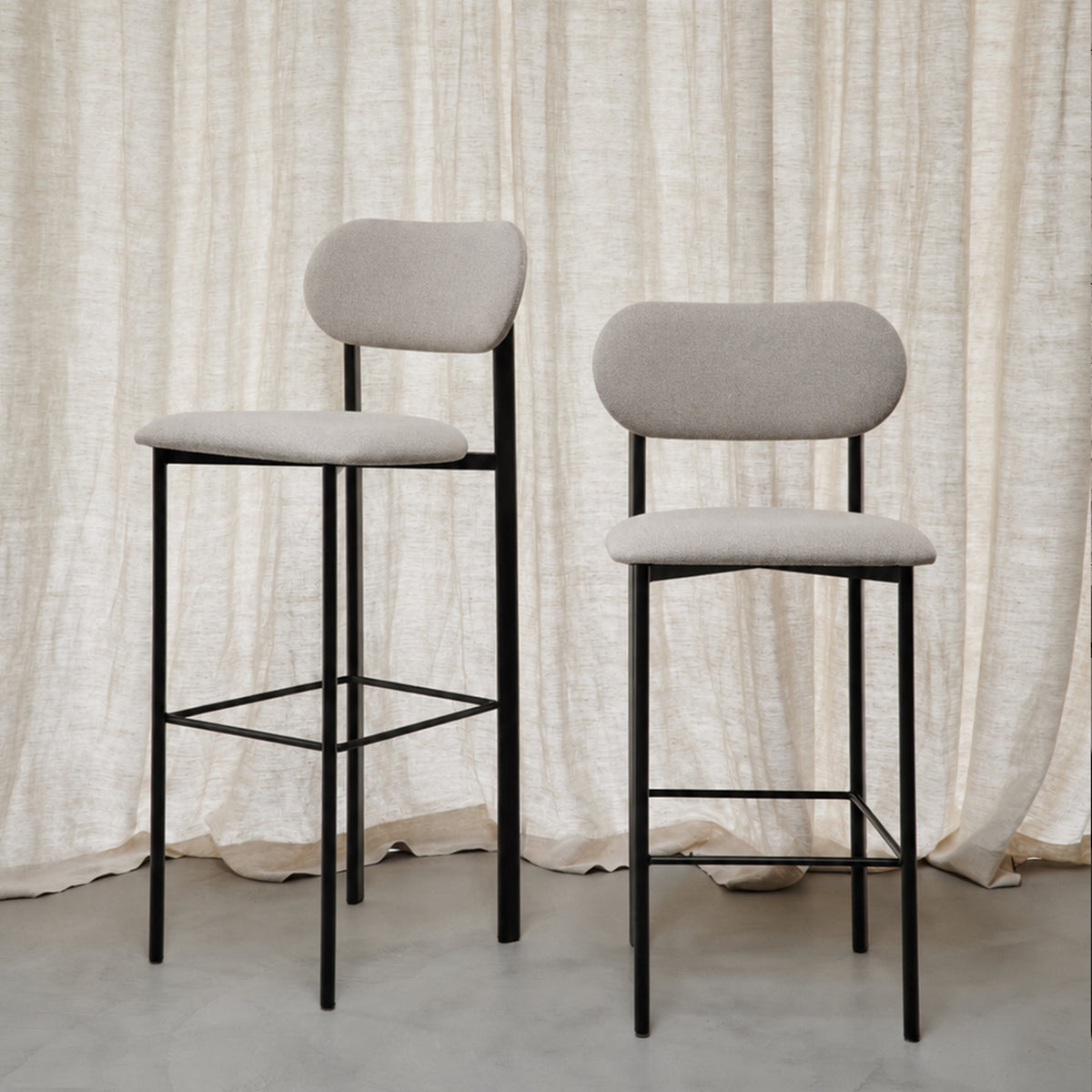 Oblique upholstered bar stool 650